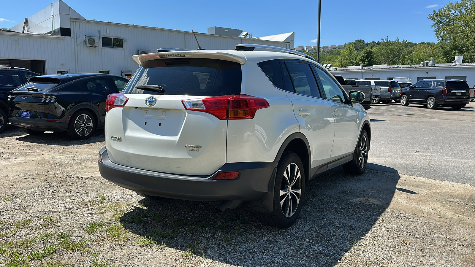 2015 Toyota RAV4 Limited photo 3