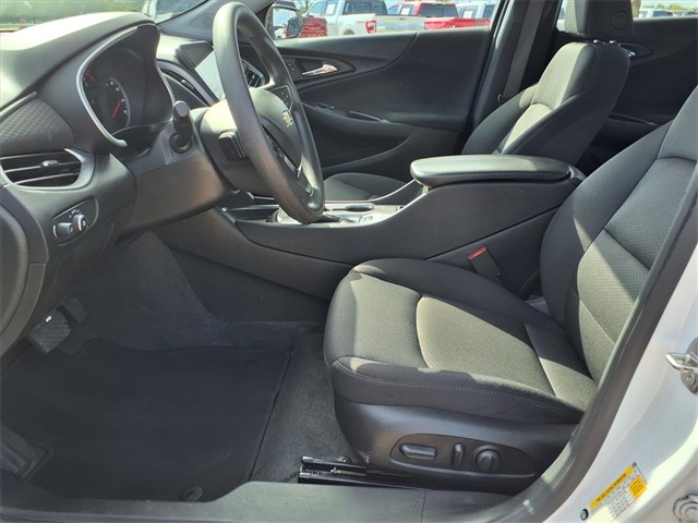 2023 Chevrolet Malibu 1LT photo 4