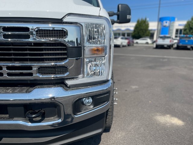2025 Ford F-350 photo 7