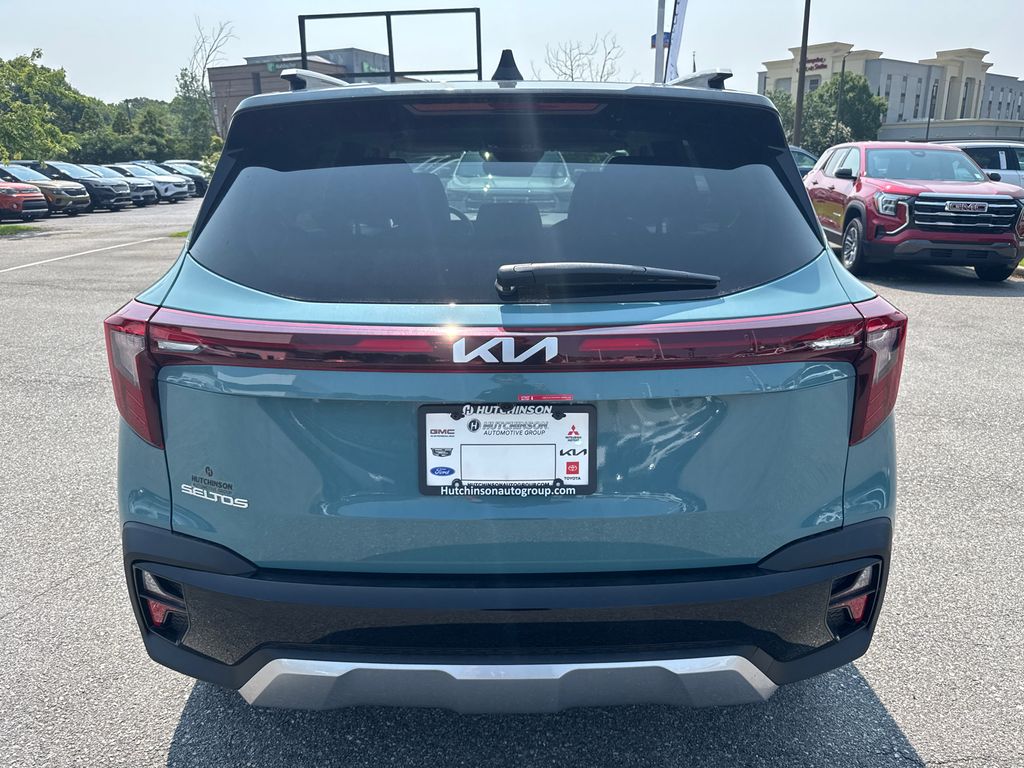 2025 Kia Seltos S photo 4