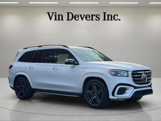 2025 Mercedes Benz GLS 450 4MATIC photo 2