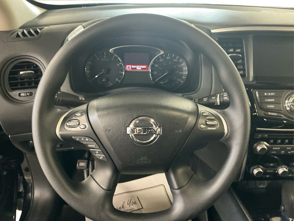 2020 Nissan Pathfinder S photo 12