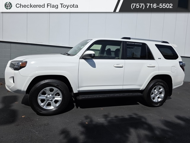 2024 Toyota 4Runner SR5 photo 2