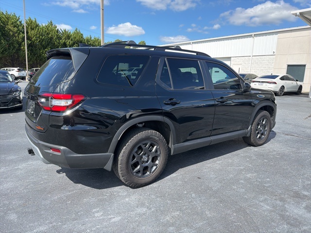2025 Honda Pilot TrailSport photo 4
