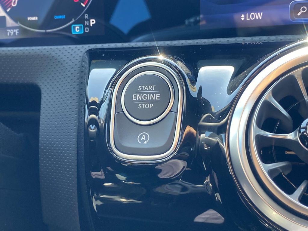 2025 Mercedes Benz CLA 250 photo 23