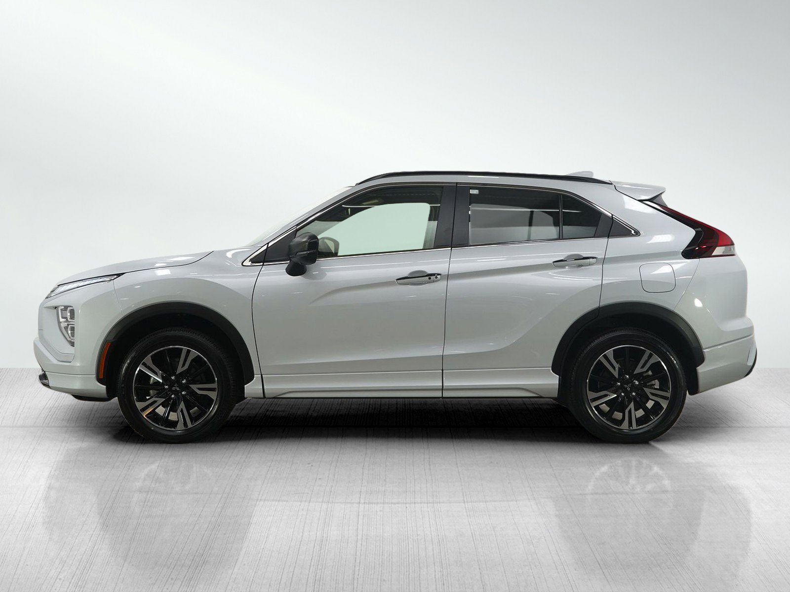 2024 Mitsubishi Eclipse Cross SEL photo 2