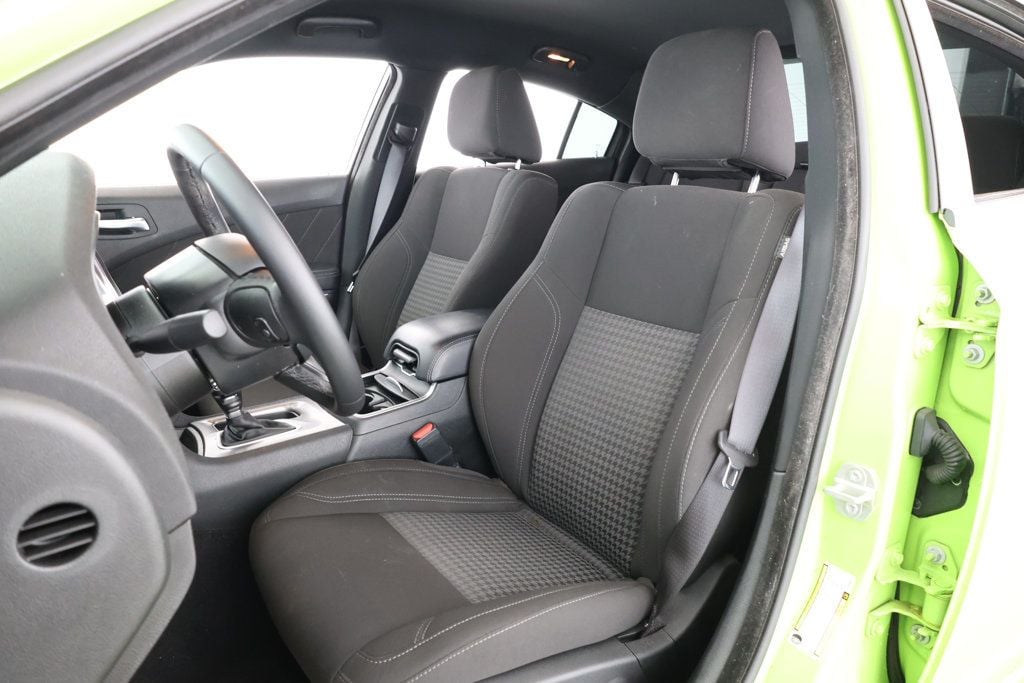 2023 Dodge Charger SXT photo 16