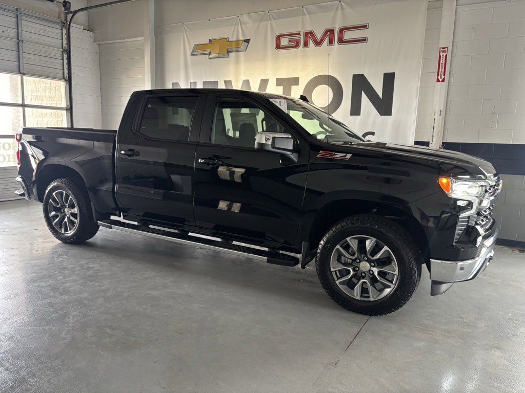 2025 Chevrolet Silverado 1500 LT photo 20