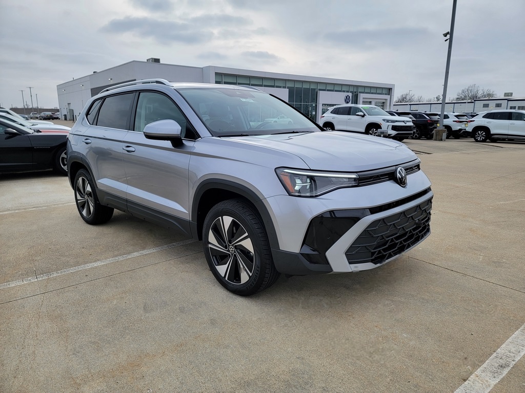 2026 Volkswagen Taos SE's photo