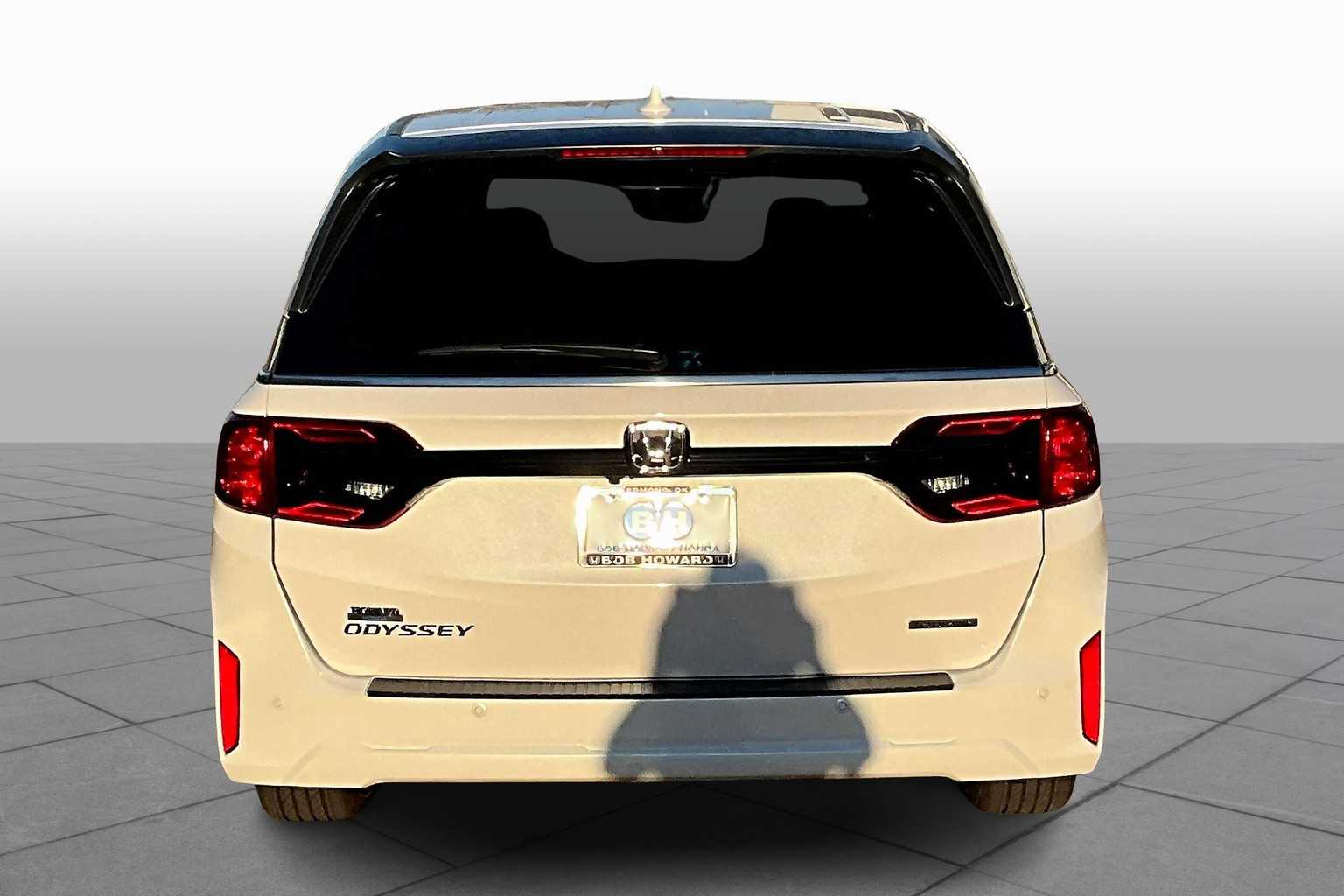 2025 Honda Odyssey Touring photo 4
