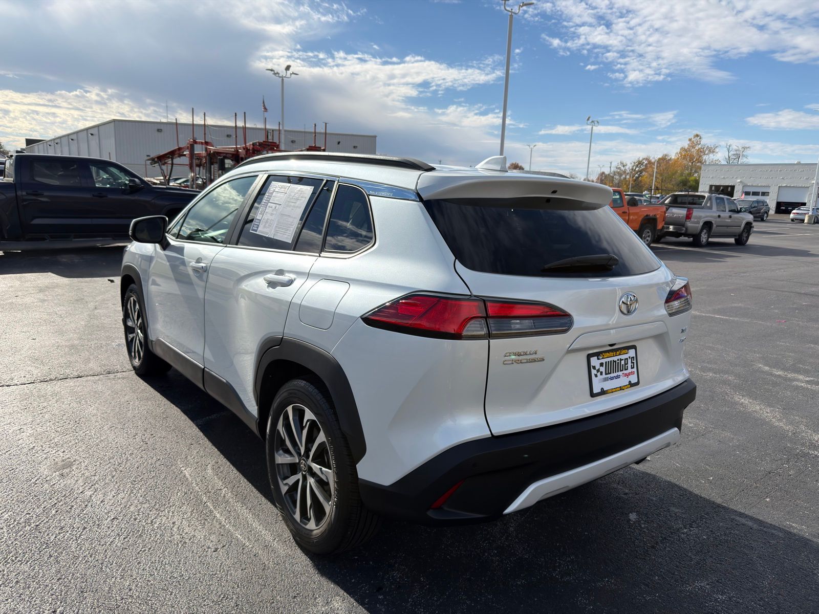 2022 Toyota Corolla Cross XLE photo 4