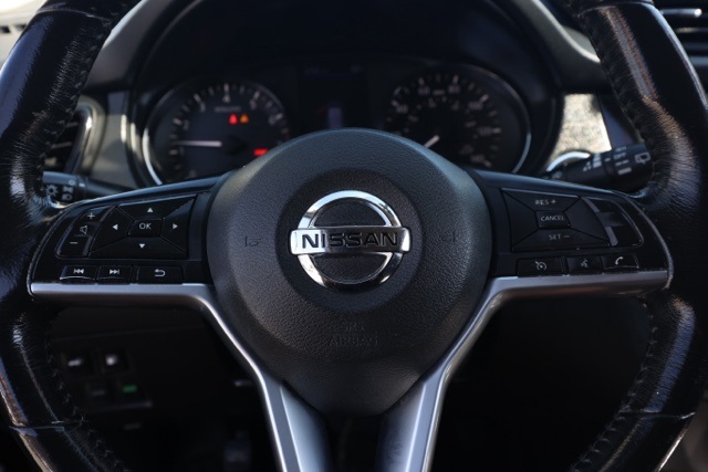 2018 Nissan Rogue SV photo 23