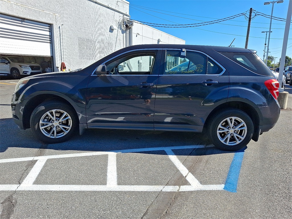 2017 Chevrolet Equinox LS photo 4