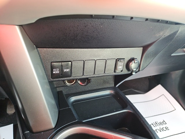2017 Toyota RAV4 XLE photo 33