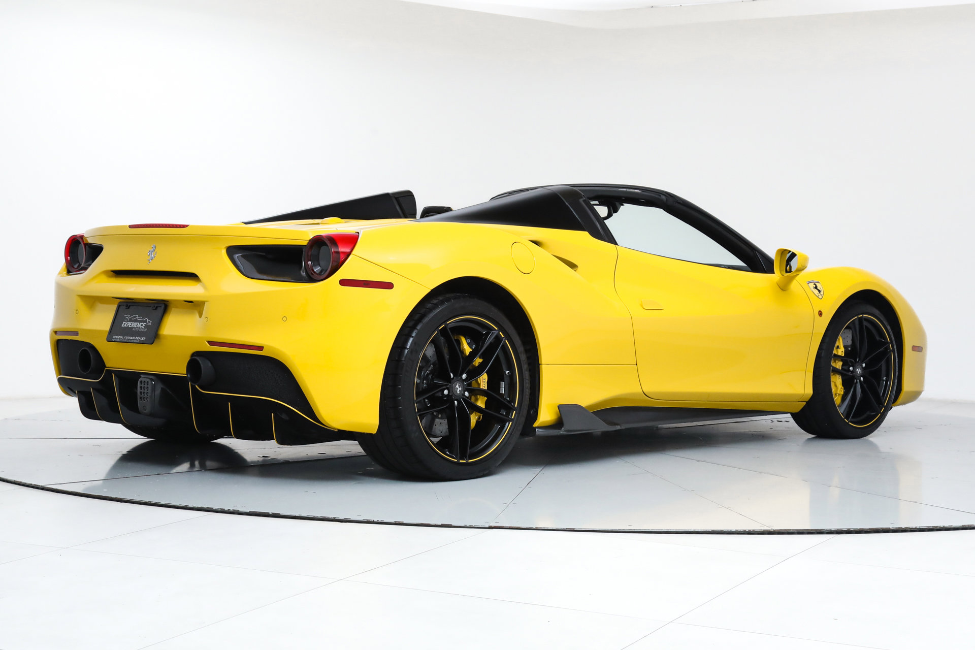 2018 Ferrari 488 Spider photo 2