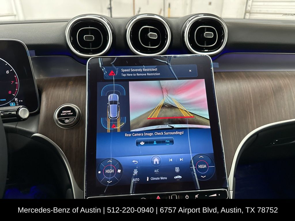 2025 Mercedes Benz GLC 300 photo 8