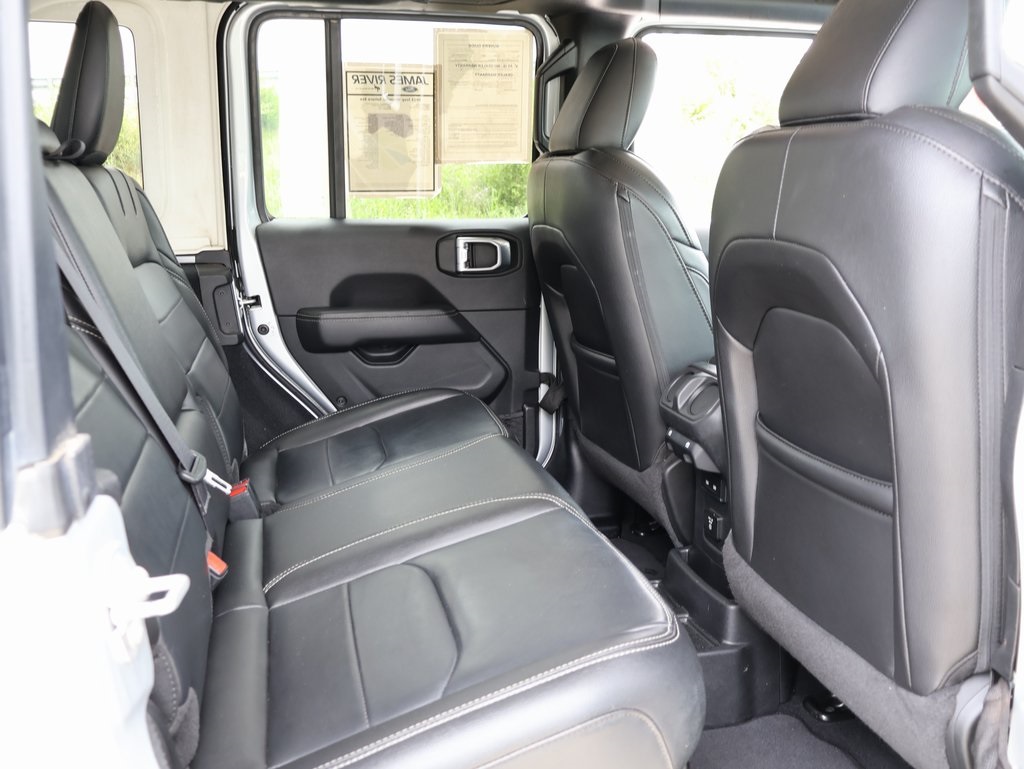 2023 Jeep Wrangler Sahara 4xe photo 10