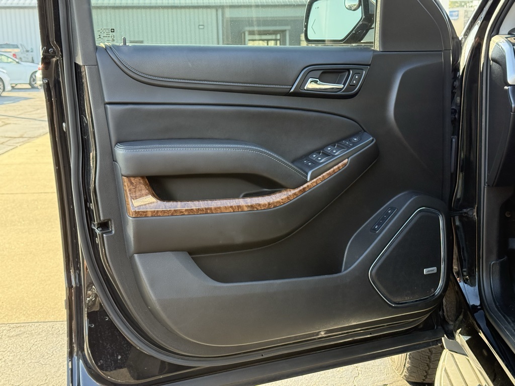 2015 Chevrolet Tahoe LTZ photo 13