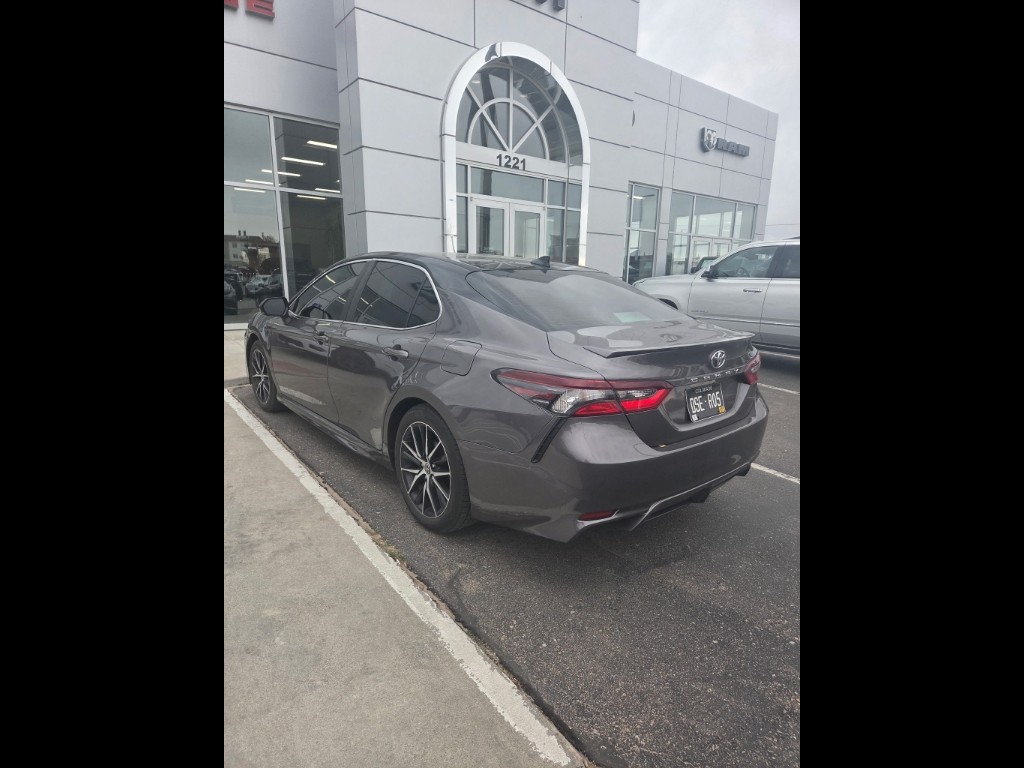 2023 Toyota Camry SE photo 2