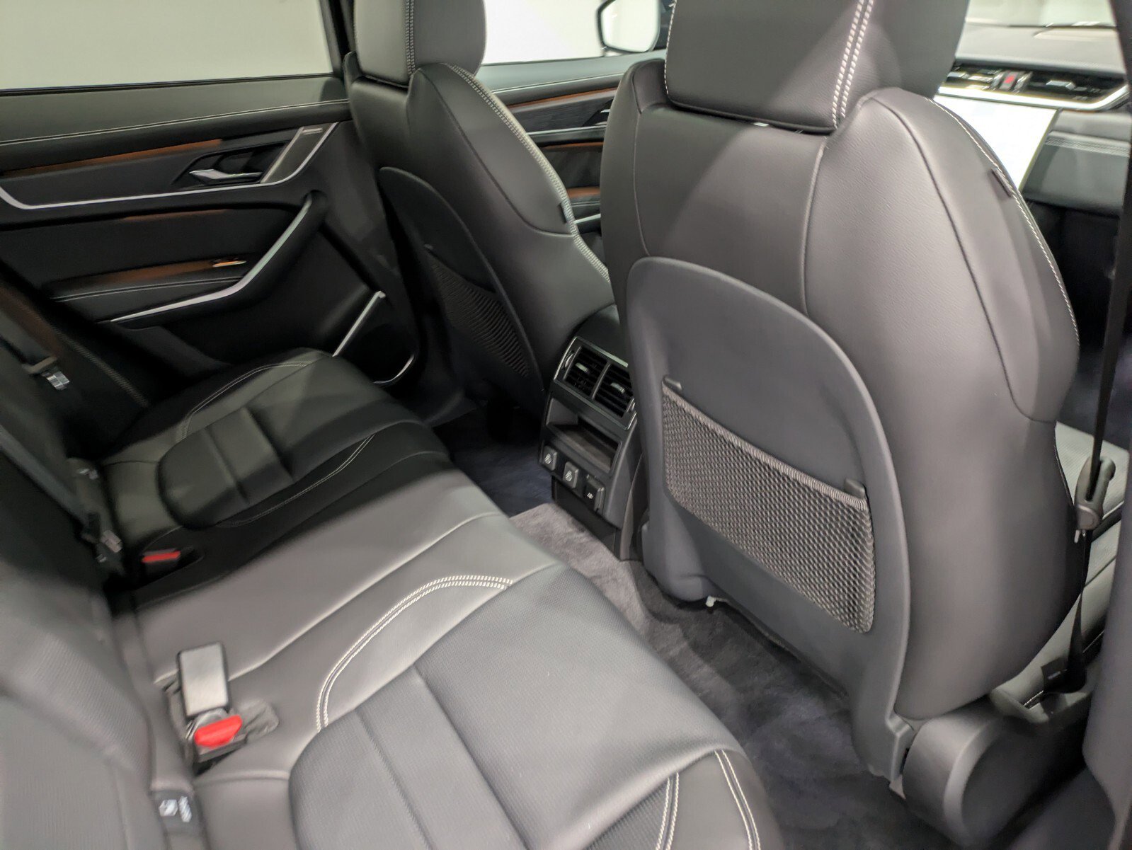 2026 Jaguar F-PACE P250 R-Dynamic S photo 21