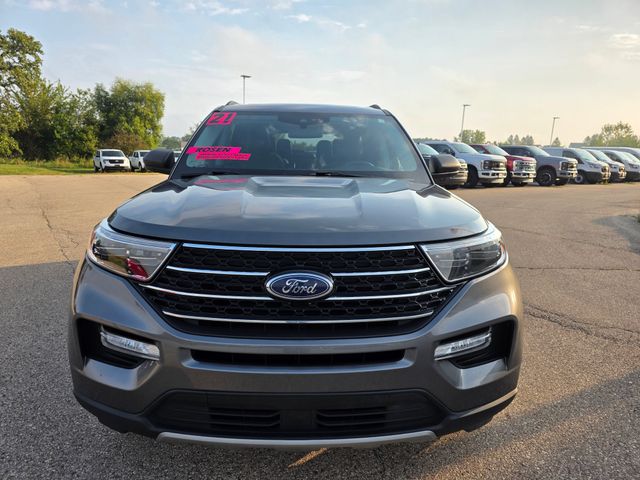 2021 Ford Explorer XLT photo 3