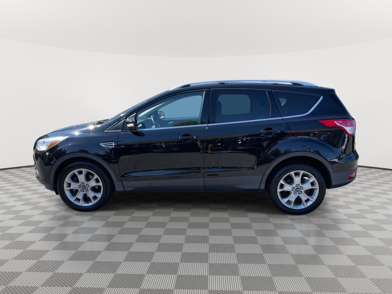 2016 Ford Escape Titanium photo 2