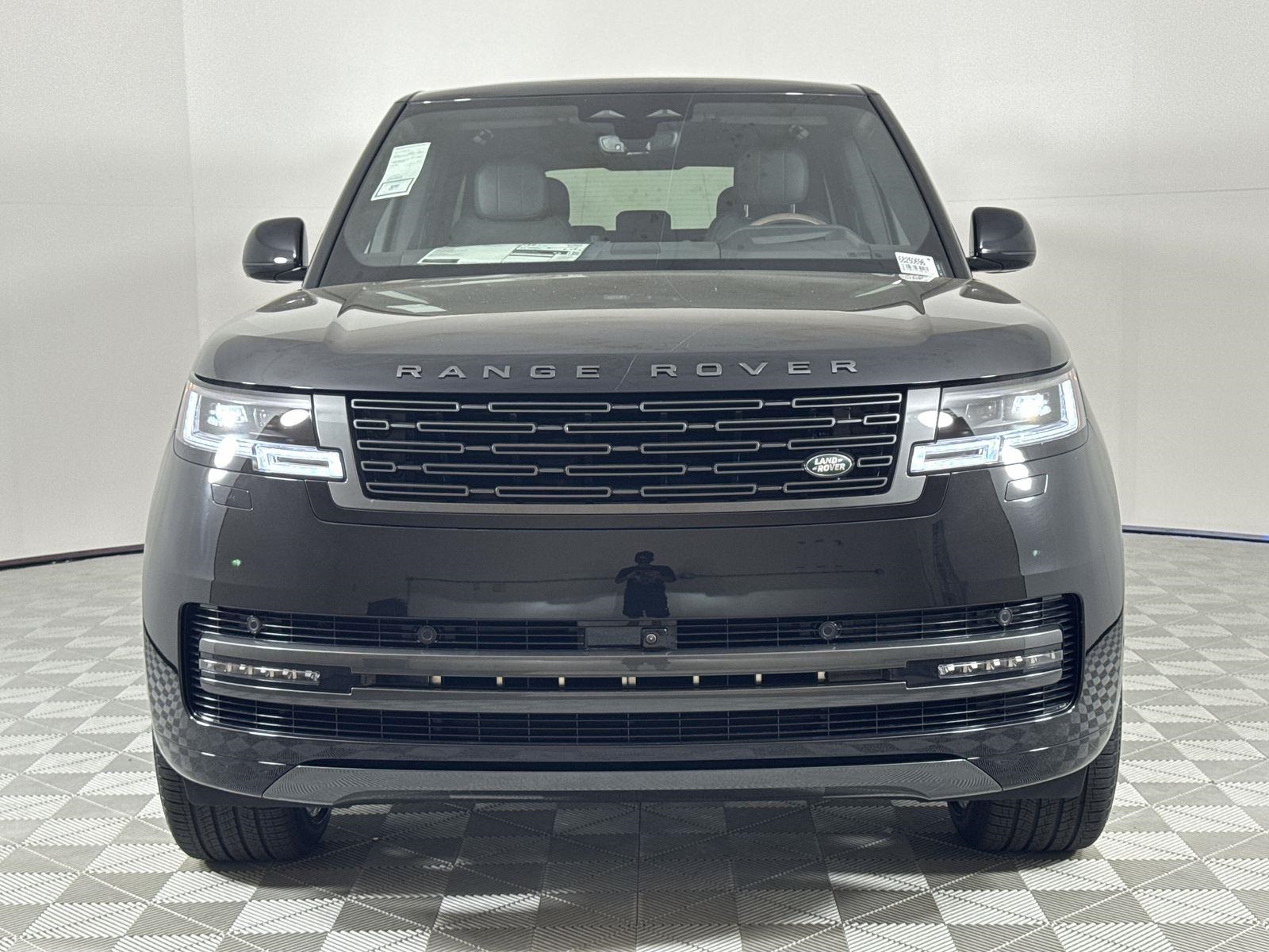 2025 Land Rover Range Rover SE photo 8