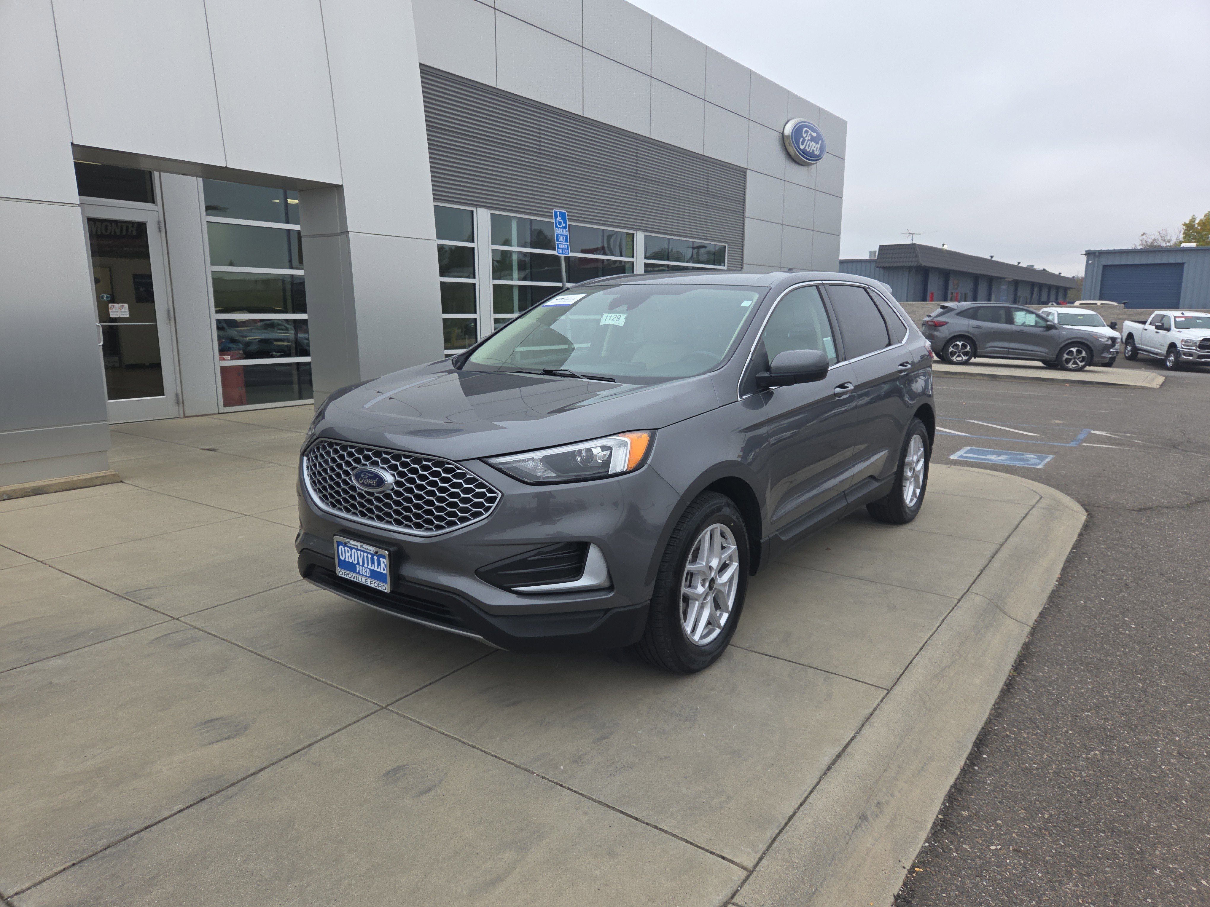 2024 Ford Edge SEL's photo