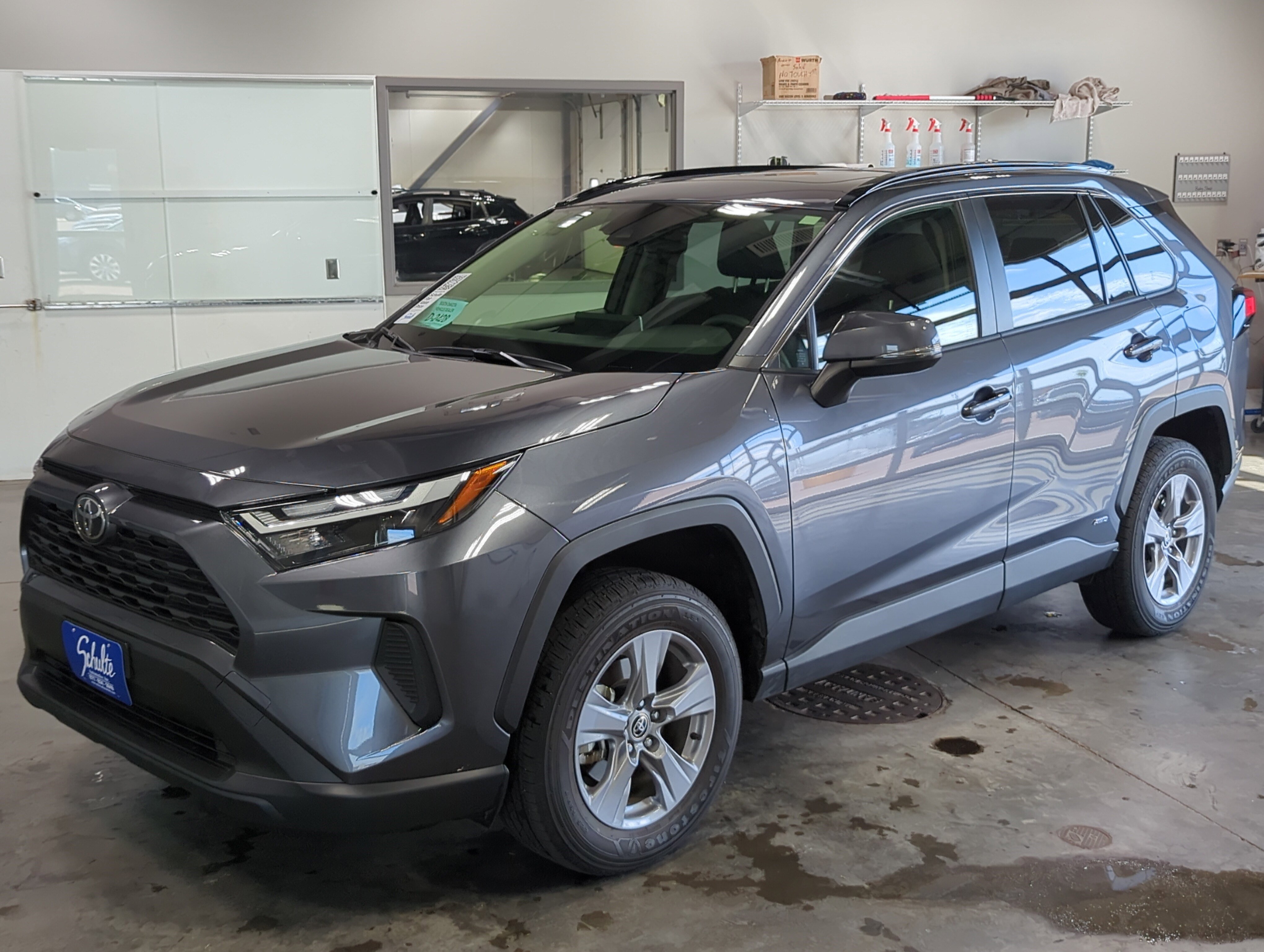 2025 Toyota RAV4 Hybrid XLE photo 20