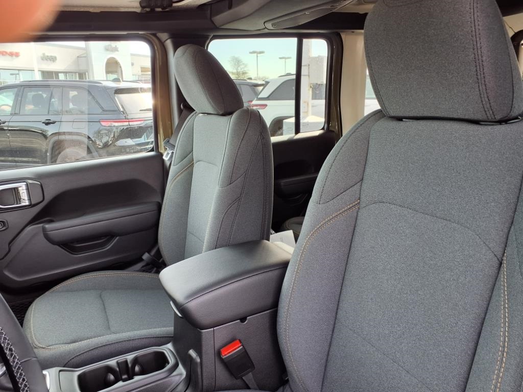 2025 Jeep Wrangler Sport S 4xe photo 9
