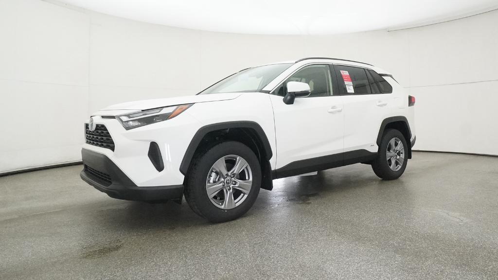 2025 Toyota RAV4 Hybrid XLE photo 2