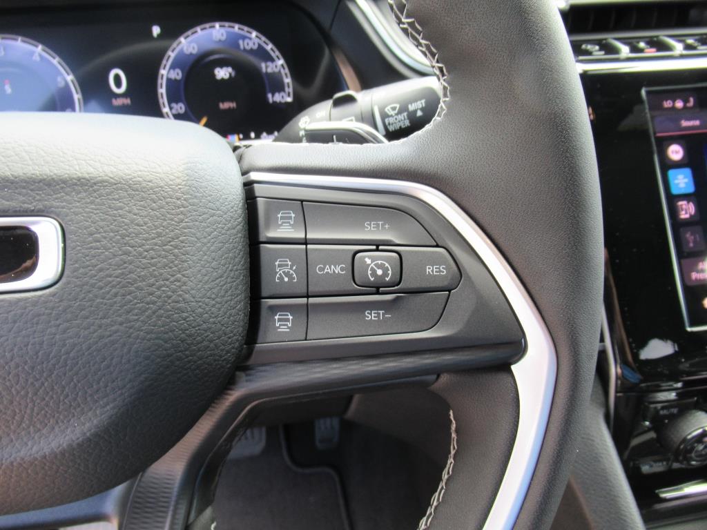 2025 Jeep Grand Cherokee Laredo X photo 16