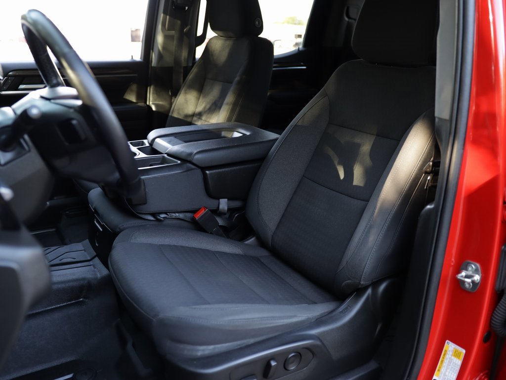 2022 Chevrolet Silverado LT photo 21