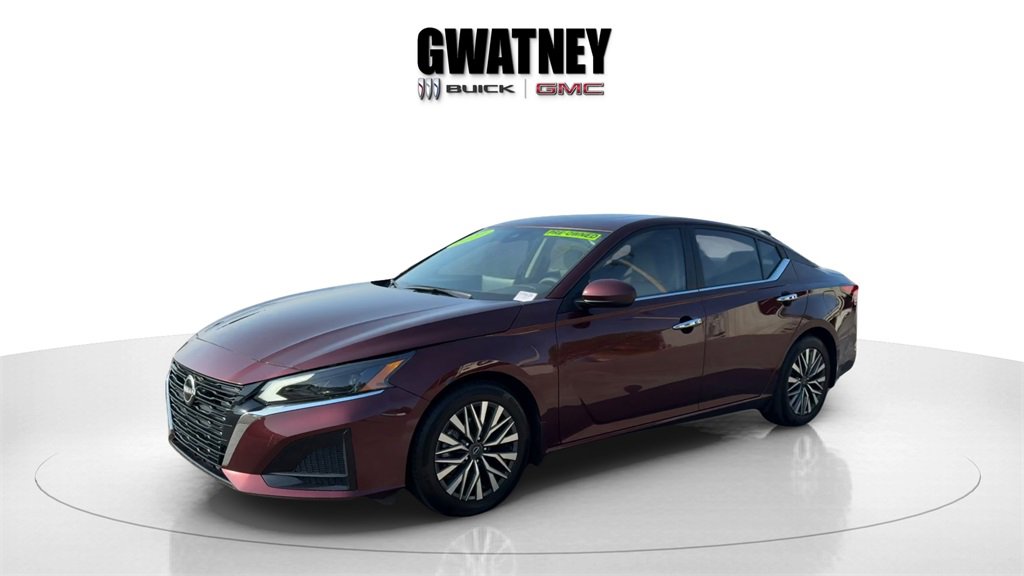 2023 Nissan Altima 2.5 SV photo 2