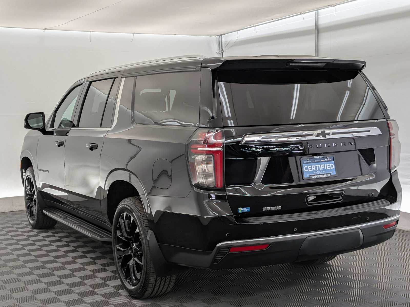 2024 Chevrolet Suburban LT photo 4