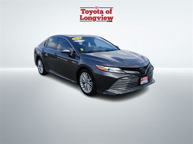 2020 Toyota Camry XLE's photo