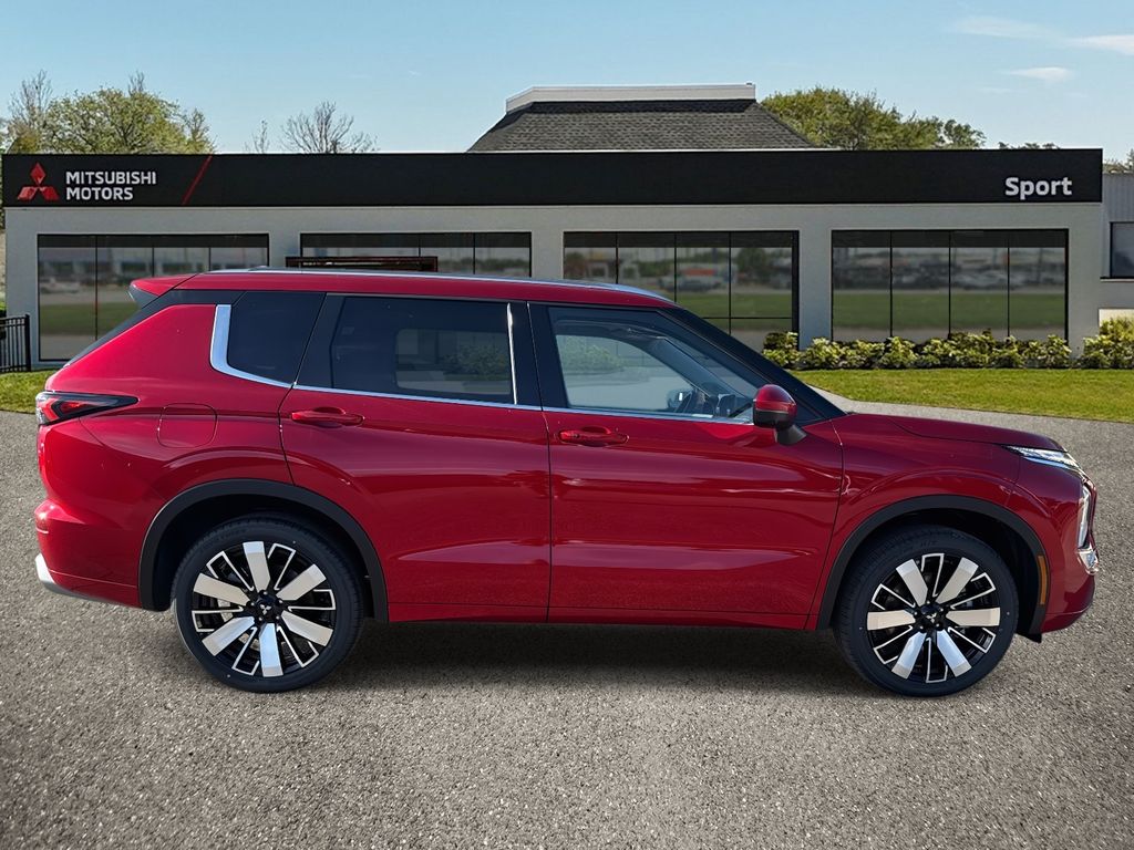 2025 Mitsubishi Outlander SEL photo 2