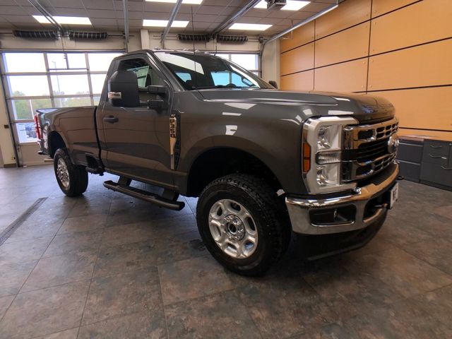 2026 Ford F-350 Super Duty XLT's photo