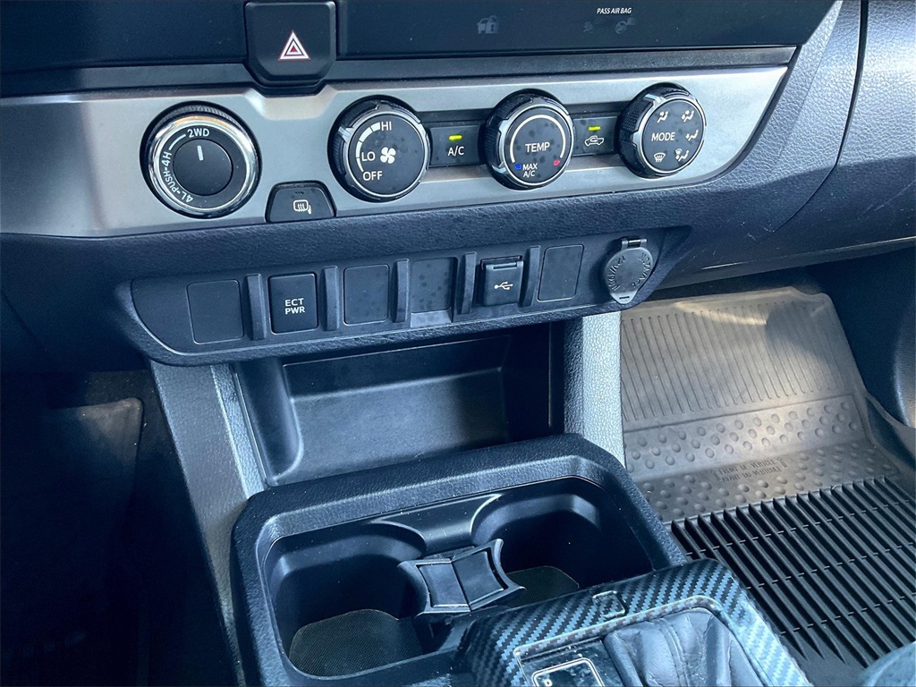 2020 Toyota Tacoma SR photo 24