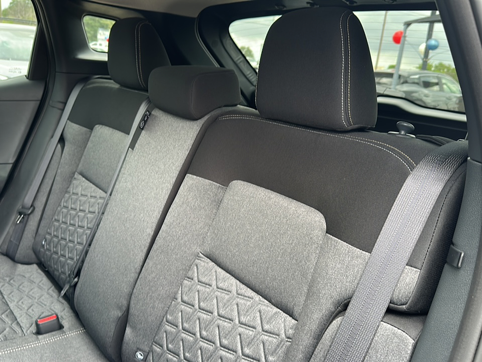 2025 Nissan Kicks SV photo 5