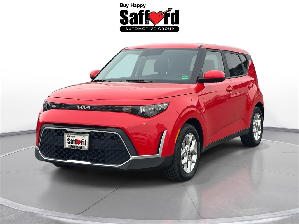 2023 Kia Soul LX's photo