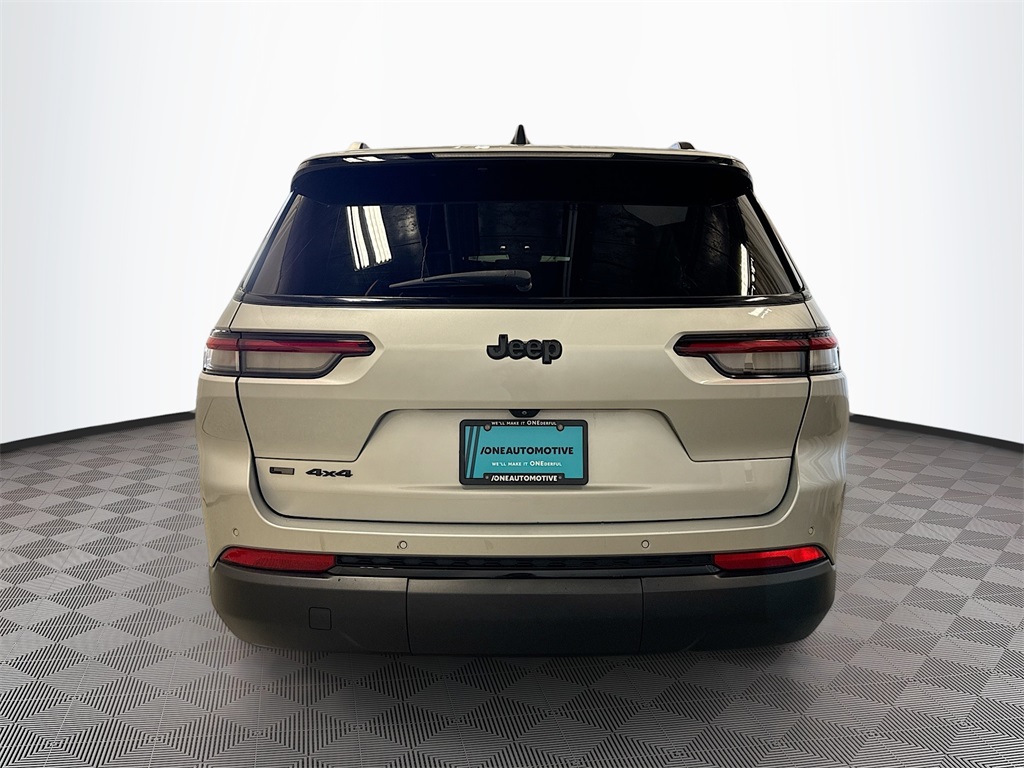 2021 Jeep Grand Cherokee Altitude photo 11