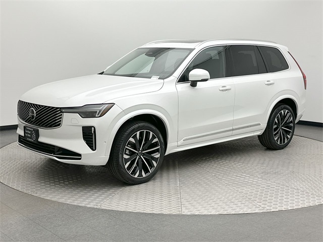 2025 Volvo XC90 Plus's photo