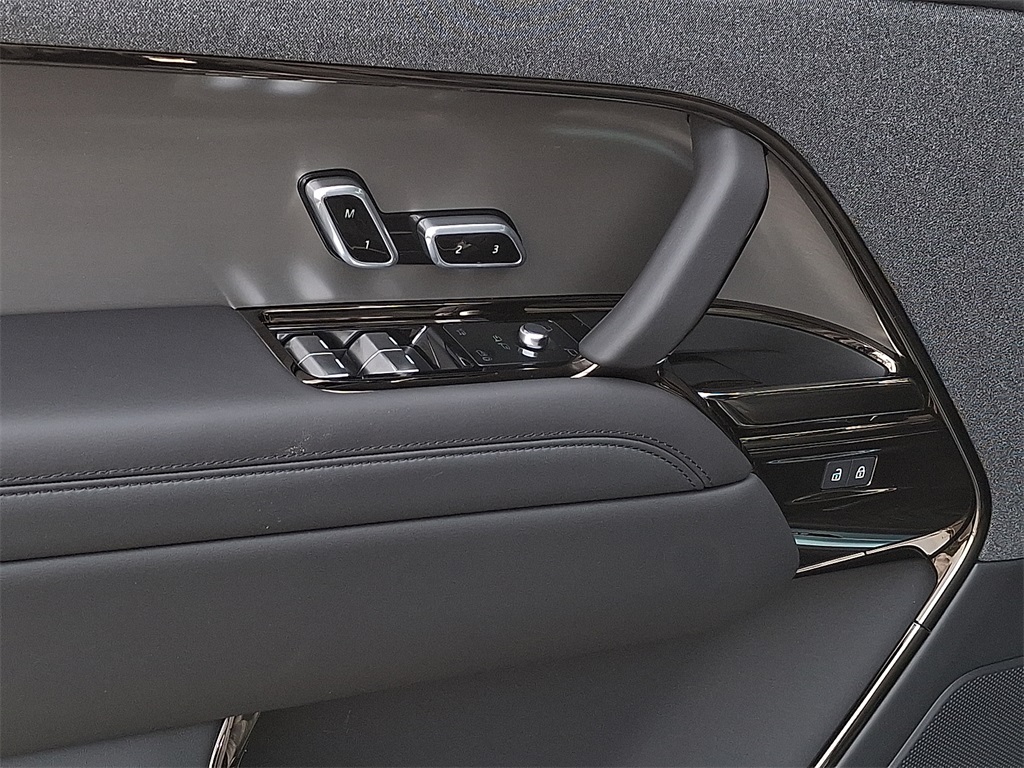 2025 Land Rover Range Rover Sport SE photo 9