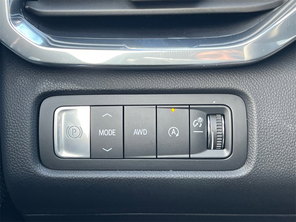 2026 GMC ACADIA - Image 18