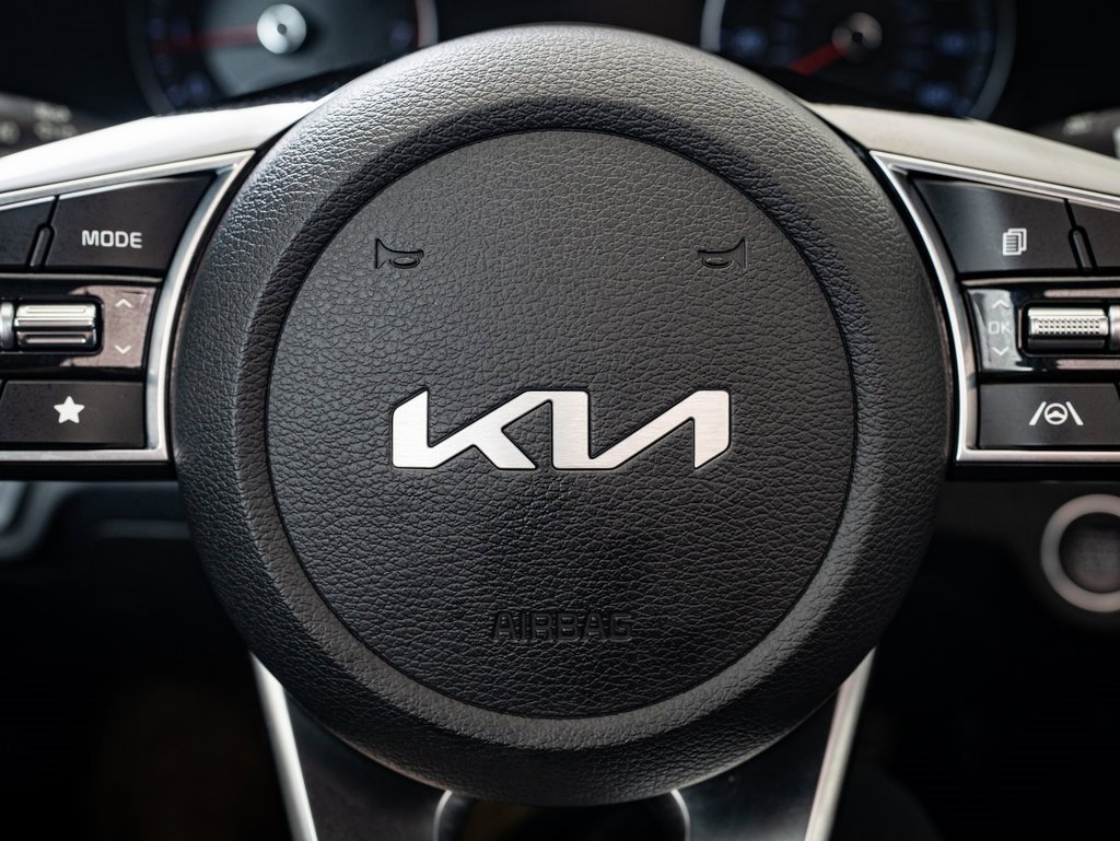 2022 Kia Forte GT-Line photo 25
