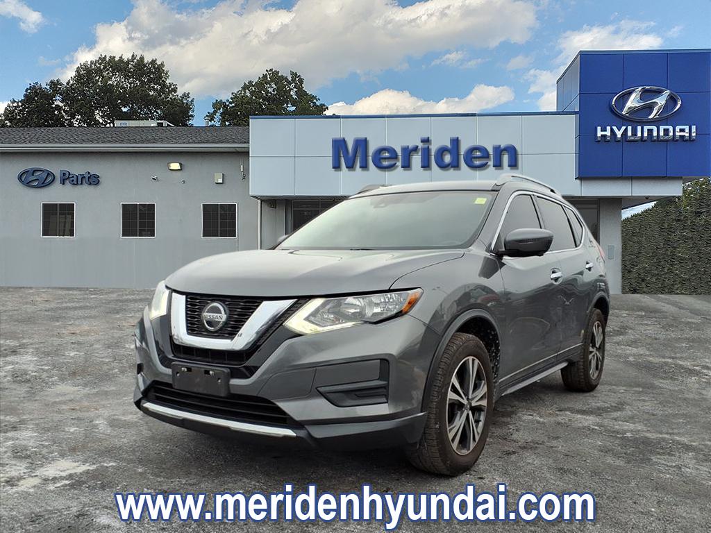 2019 Nissan Rogue SV's photo