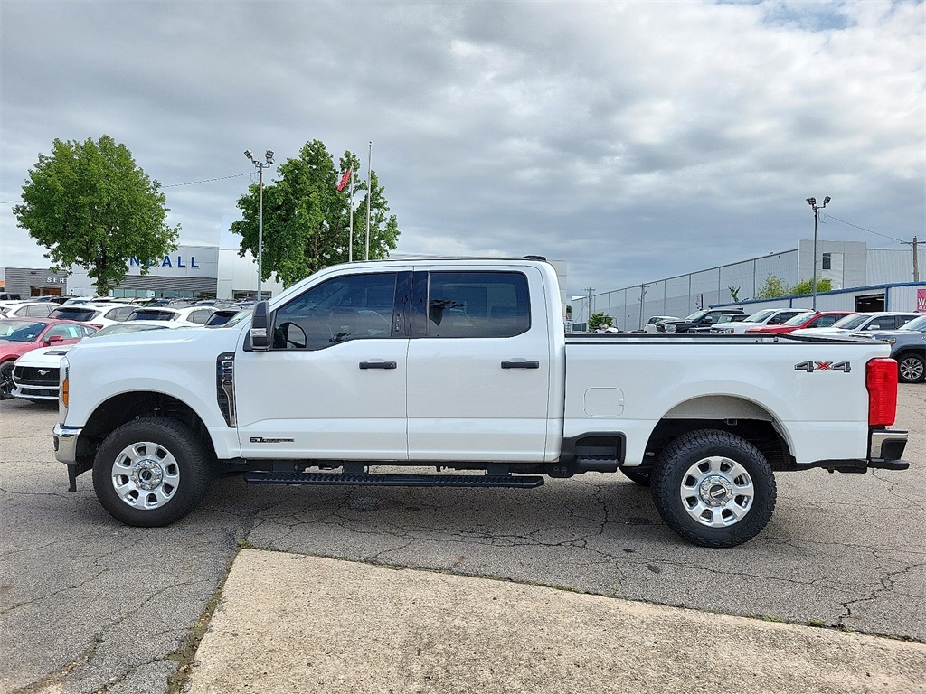 2024 Ford F-250 XLT photo 3