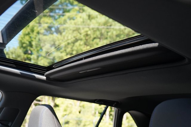 2024 Toyota RAV4 Hybrid SE photo 4