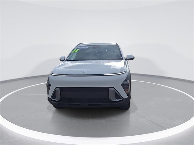 2025 Hyundai Kona SEL photo 3